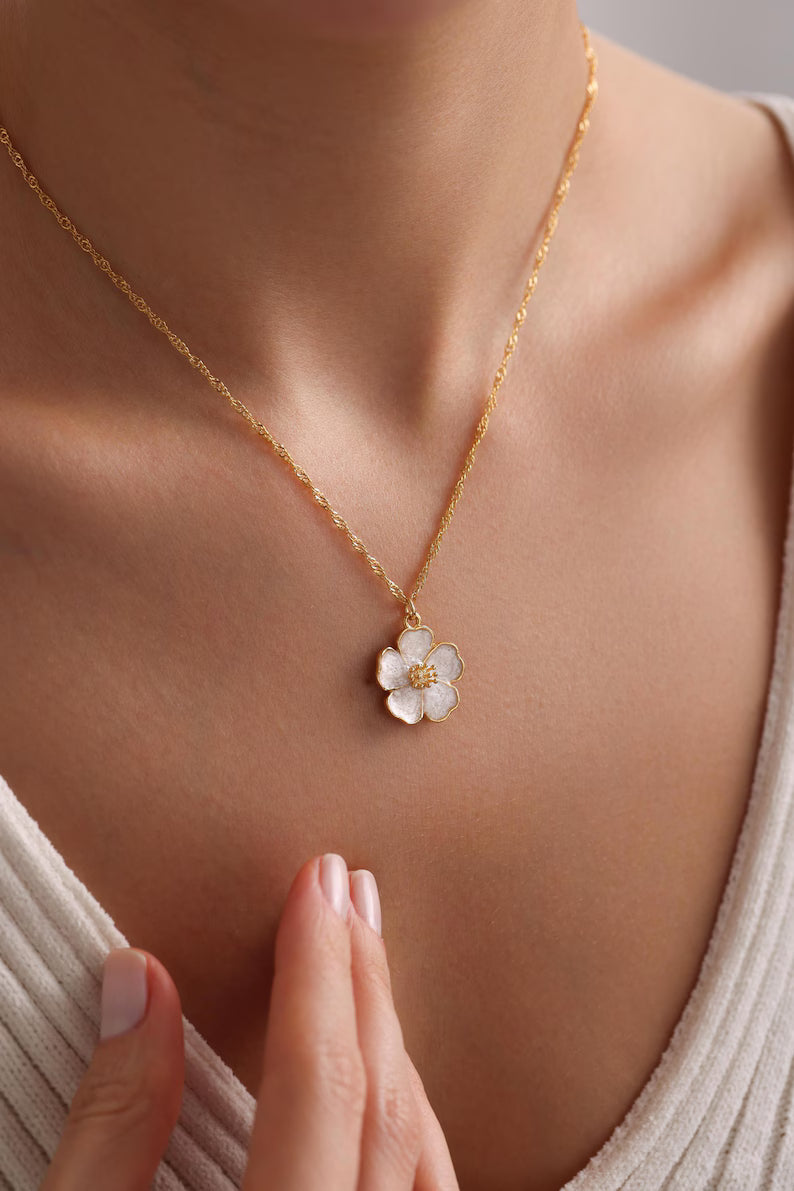 Elegant Gold Necklace with Pink Shell Flower Pendant