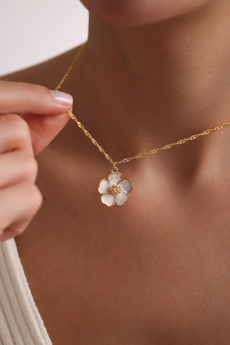 Elegant Gold Necklace with Pink Shell Flower Pendant
