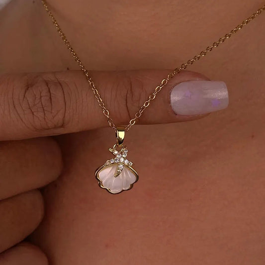 Elegant Gold Necklace with Pink Shell Flower Pendant